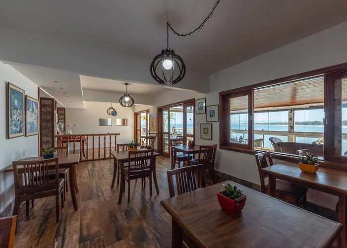 Aluguéis de temporada: Marambaia Mar