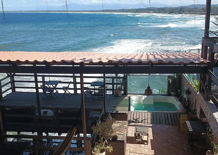 Alojamento com o café da manhã Apenas: Pousada Marambaia Café - Praiana, econômica, Com café da manhã, piscina e hidromassagem ao ar livre - Frente para o mar